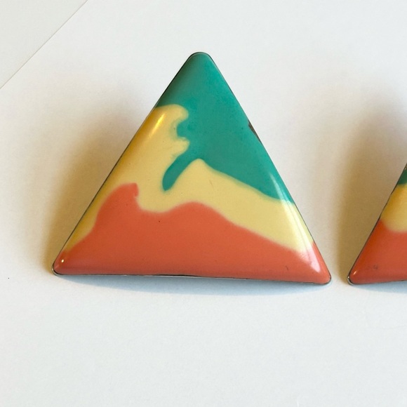 Vintage 80s Enamel Triangle Earrings Color Block Geometric Studs Bold Earrings - Picture 8 of 9